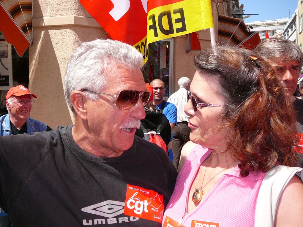 Journée FDG dans les Alpes Maritimes: images de la manifestation EDF et pour les sans papiers à Cannes.