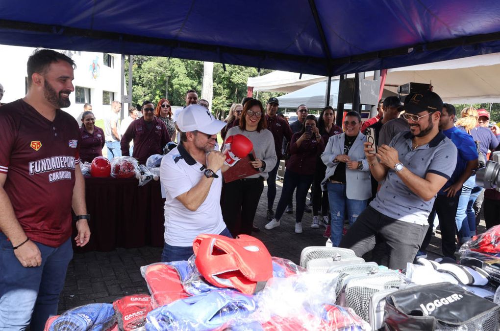 Gobernador Lacava entregó reconocimiento a atletas de Carabobo destacados en Olimpiadas París 2024