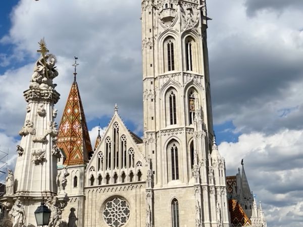 La cathédrale Saint Mathias, et notre super guide pour 2 jours, Ditta