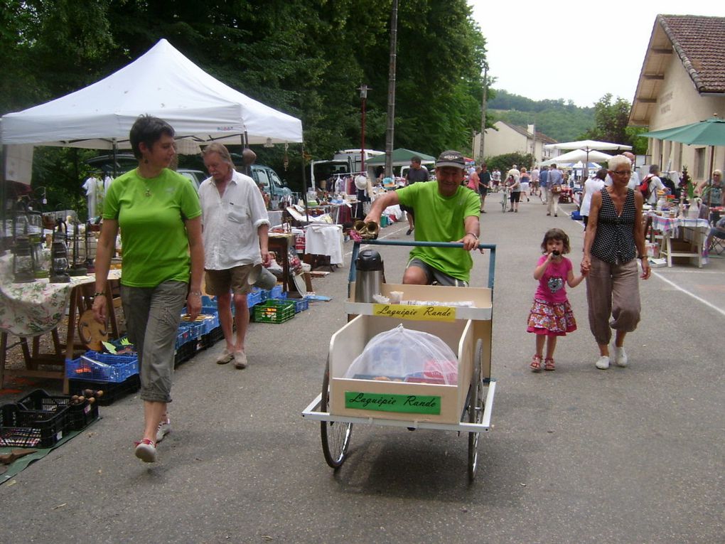   19 Album photos vide grenier 14 Juillet