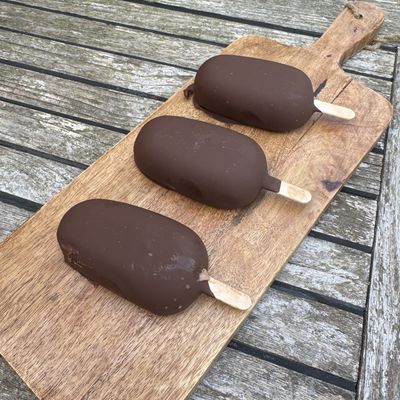 GLACES VANILLE ET MAGNUMS CHOCOLAT
