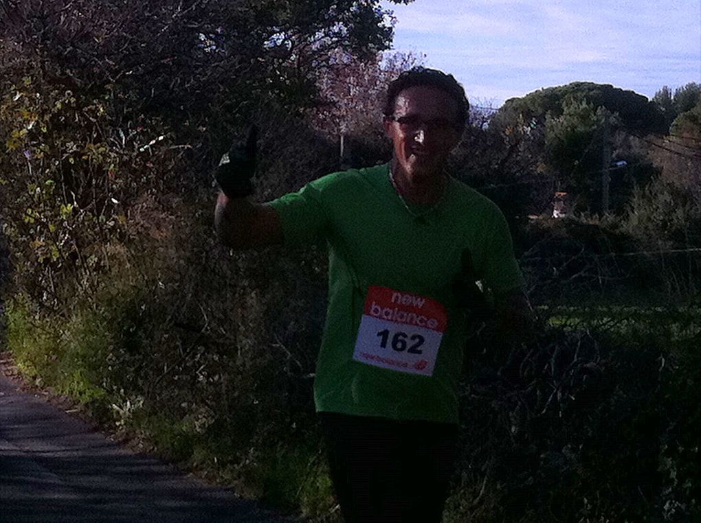 Une Randonnée Pédestre de 7.7km, des courses enfants dans le parc du Gd Séminaire et un Mini Trail de 9.2km qui domine Marseille et la réserve du Vallon Dol... 
Le tout dans le cadre du TELETHON 2011.