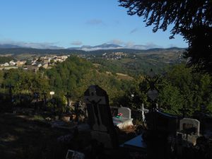 Le petit cimetière de Planès dans les Pyrénées Orientales