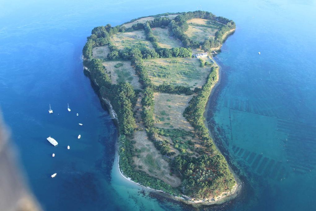 les îles du golfe du morbihan vue du ciel sept îles ,toulvern , gavrinis, île longue , er lannic