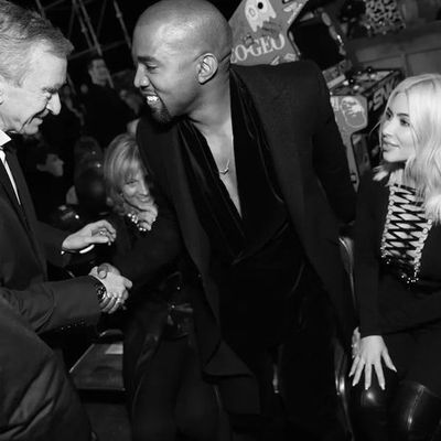 #Kanye West vient de déclarer la guerre culturelle à Bernard #Arnault et son successeur à #LVMH , Alexandre Arnault