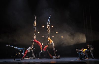 YÉ ! (L’EAU en soussou) CIRCUS BAOBAB 