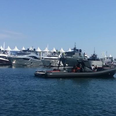Dramatique accident au salon nautique de Cannes 2015 une journaliste serbe happée PAR l'hélice d'un bateau semi-rigide 
