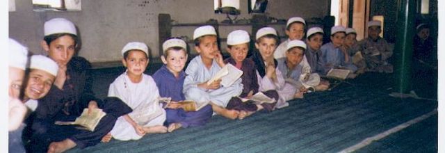 Le gouvernement Algérien cède à la pression des islamistes : un repos « semi universel » au lieu du Week-end Universel !