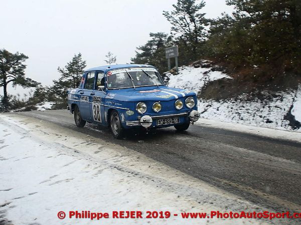  Bruno Saby dans son R8 Gordini,le CH de Saint Agrève, une Seat, une DS une SM et une Renault 17.