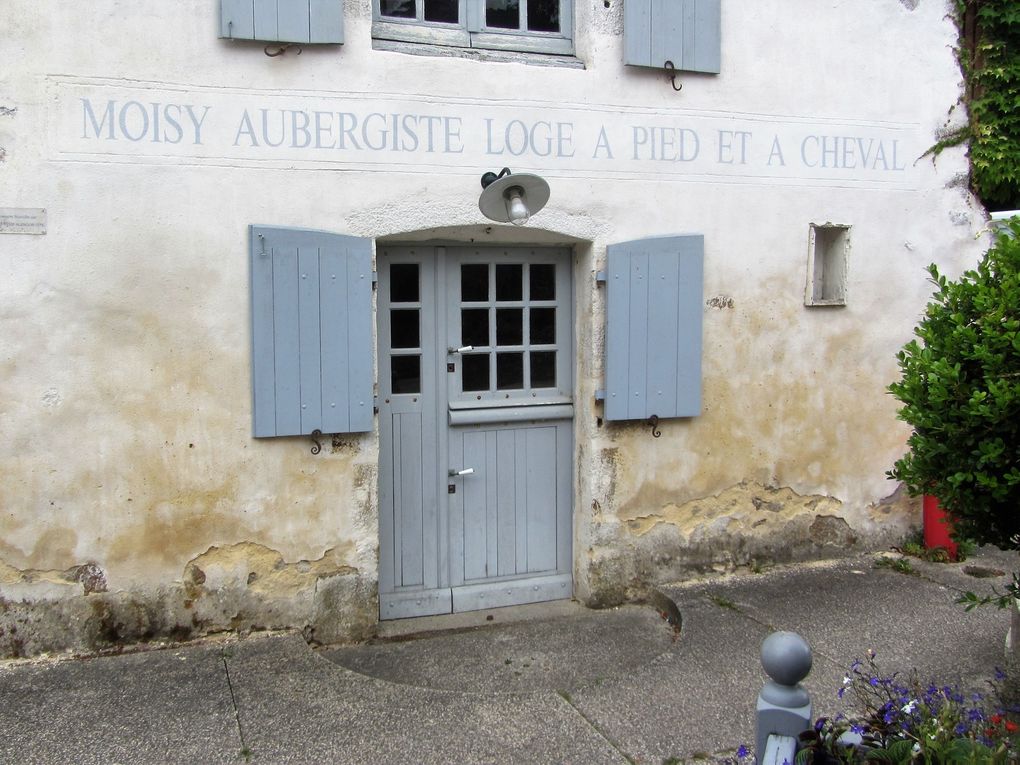  l’auberge des Sœurs Moisy était un des lieux de villégiature et de rassemblement de peintres de renom. 