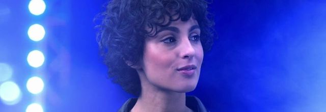 Barbara pravi, une auteure-compositrice interprète française engagée pour le droit des femmes et qui va représenter la France à l'eurovision en 2021