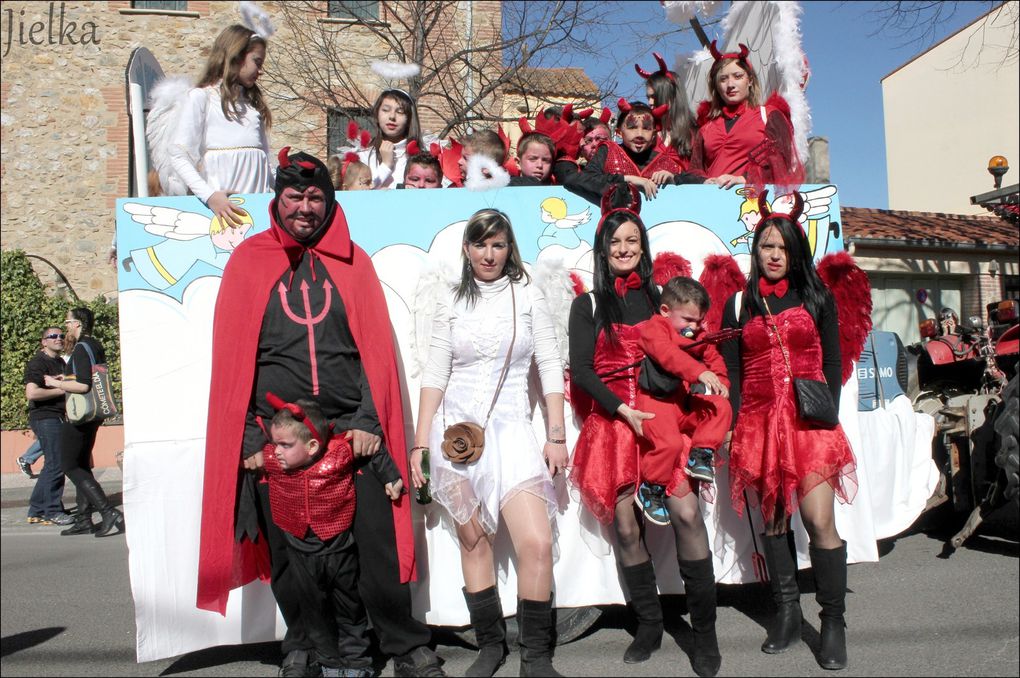 CÉRET ( Carnaval 2014, 1ère Cavalcade)