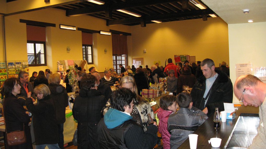 Bienvenue dans notre marché de Noël organisé par notre association l'ALCV.