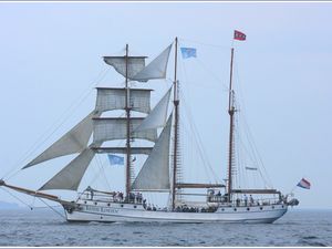 282 - Rencontres bateaux au fil de l'eau, 13ème, 2016 07 19  Photos © GeoMar, voiliers traditionnels, fêtes maritimes Douarnenez, DUNDES, LOTH LORIEN, LA GRANDE HERMINE, ETOILE et BELLE POULE, LA GRANVILLAISE, PENN DUICK III, AGNES, MARGUERITE, YOLES de NESS, STERENN de Lanester, LA GAZELLE DES SABLES, LILIAN, MARITE, KASKELOT, ZEPHIR, TELENN MOR, 