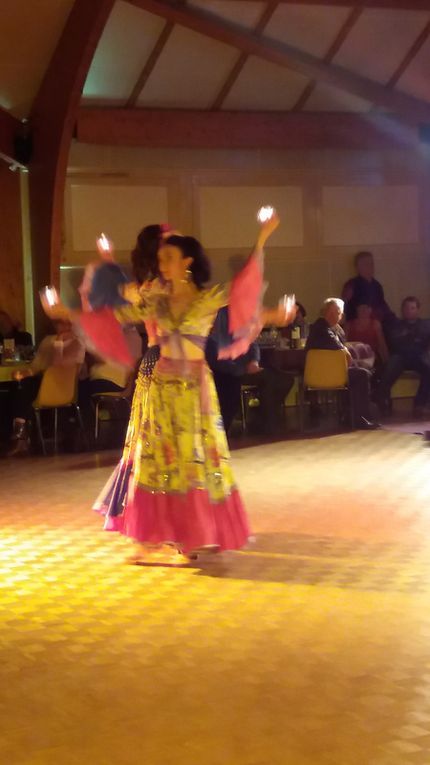 Très belle ambiance lors de la soirée Russe organisée par "Musica Danse" Ecole Scherzo de Trouy, avec l'ensemble Yulishka (Bourges) et les Ballets du Prince Igor (Paris) 