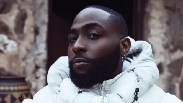 Latto partage le morceau de Davido : « Unavailable »