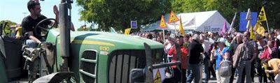 L’appel de Jacques Carroger, secrétaire fédéral du PS 44 à l’agriculture, Michel Loquet, l’ancien président de la chambre d’agriculture, Dominique Michenot, Joseph Pelé, Gérard Poisson 