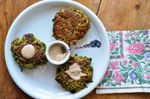 Galettes de potiron galeux d’Eysines, kale, flocons d’haricots azukis et sésame