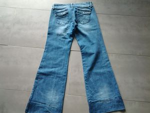 2-  Jeans "FREEMAN T.PORTER" taille 40 à vendre 40euros