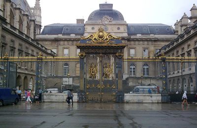 Le Palais de Justice - un symbole de la démocratie