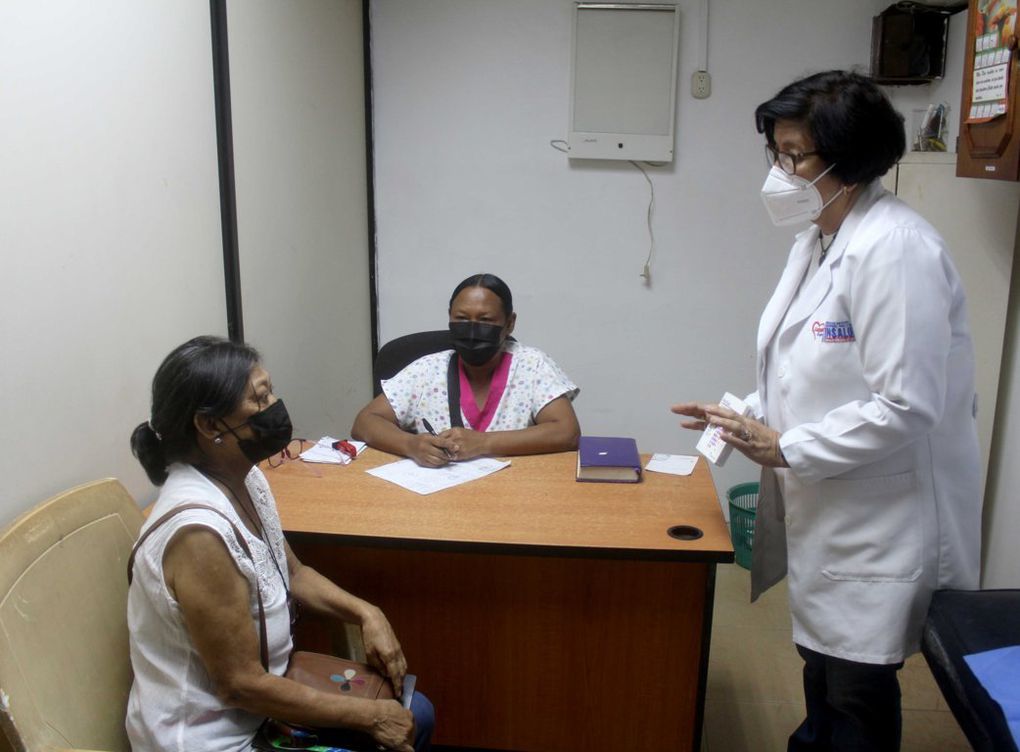 Pacientes diabéticos atendidos durante jornada médico asistencial en la Clínica Municipal El Portuario de Puerto Cabello