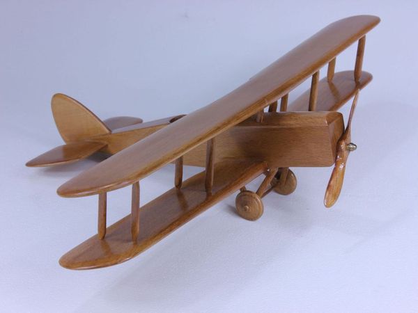 De Havilland DH9 (Grande-Bretagne, échelle : 1/33°, bois : hêtre)