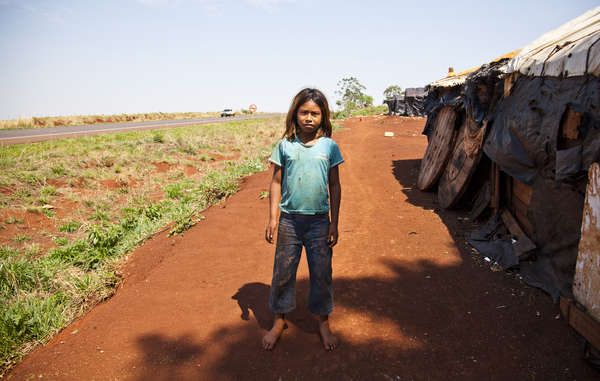 Une épidémie de suicides dévaste les Guarani