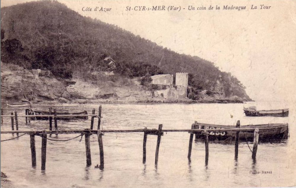 En 1914, en raison de la guerre, la famille s'installe à Saint-Cyr-Sur-Mer jusqu'en 1923 où Lazare réalise de nombreux clichés