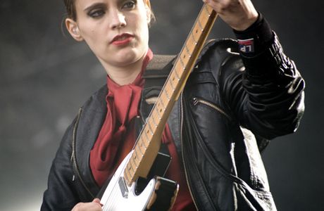 Anna Calvi : le feu sous la glace