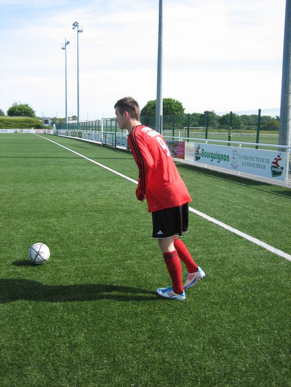 Match amical contre les U19 de Lannion FC.
L'objectif étant de marquer la fin de saison avec un MacDonald après le match.
Un énorme MERCI à tous pour l'ensemble de la saison.