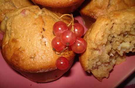 Muffins au chocolat blanc et groseilles