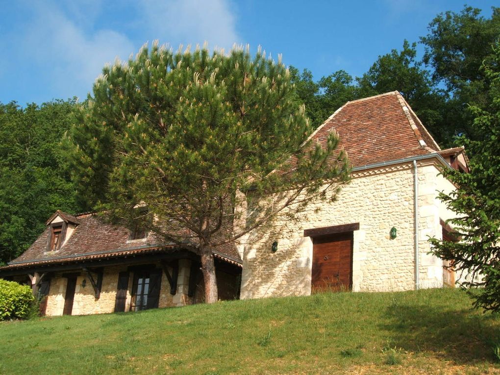 gites, meublés, chambres d'hôtes, hôtels, campings, hébergements de groupes autour de Neuvic en Dordogne Périgord