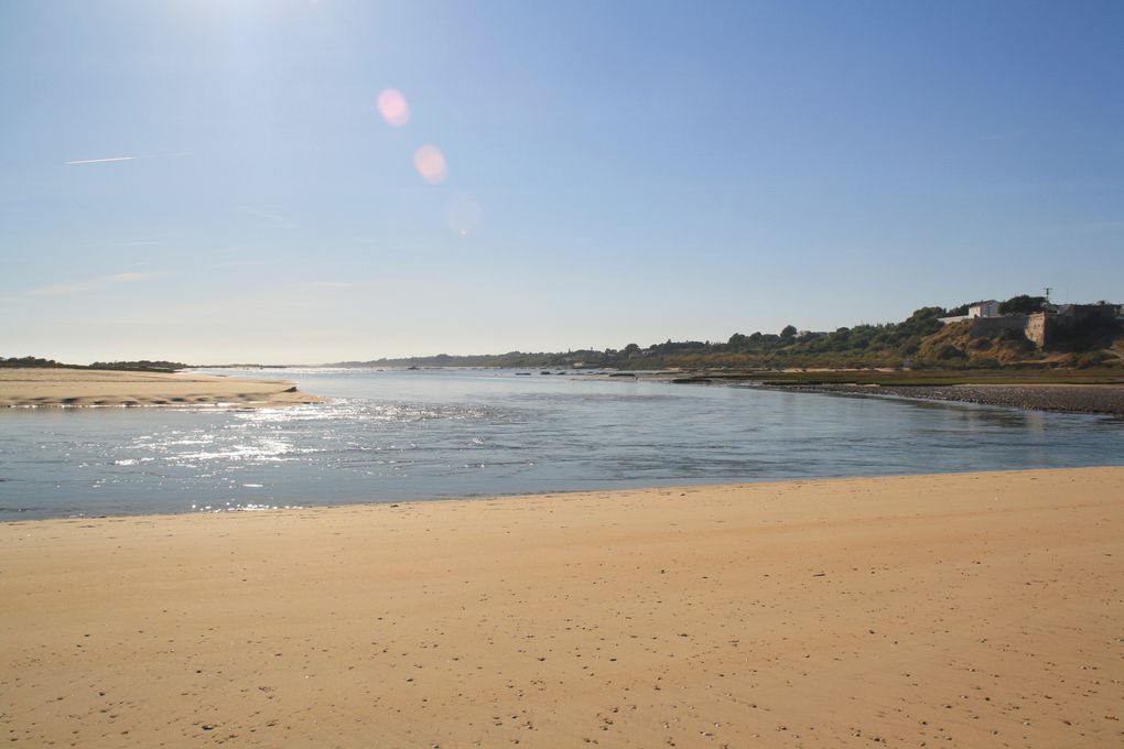 admirable villages à l'est et côte formidable à l'ouest