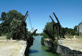 scène de rue - Le pont Van Gohg