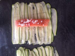 j'avais oublié de mettre une lamelle de courgette pour bien fermer la papillote! 