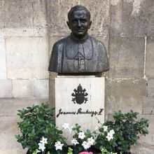 Statue Saint Jean-Paul II