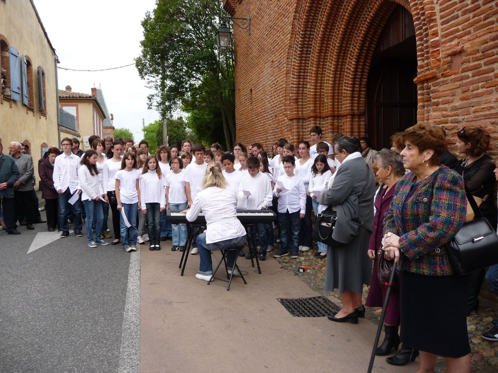 Nuit et brouillard de J.Ferrat par la chorale et les 3°4 de Mme Laporte.