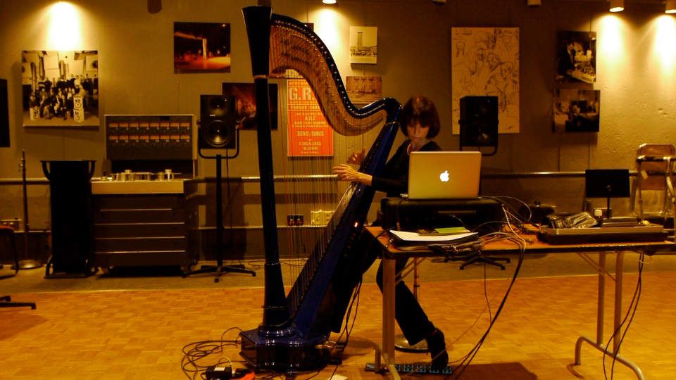 Harpist : Elizabeth Valletti