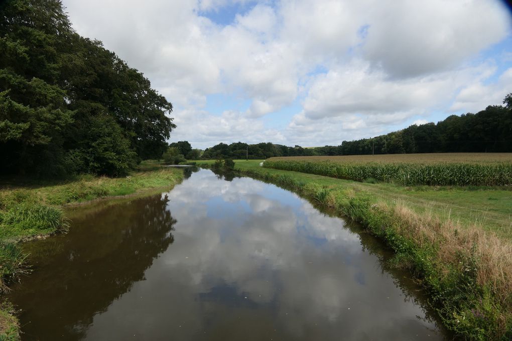 Le Canal de Nantes à Brest: en vélo ou en Canoë