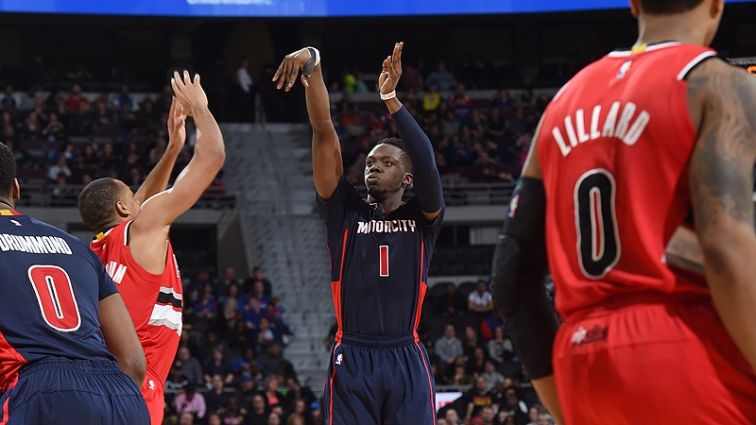 Reggie Jackson inscrit 30 points dans la victoire de Detroit face à Portland. Crédit photo:  Allen Einstein (NBAE/Getty)