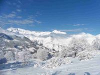 Le fond de vallée vers les Ménuires. Crève Tête. L'amorce de la vallée des Encombres.