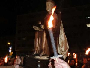 Les pélerins avec les flambeaux