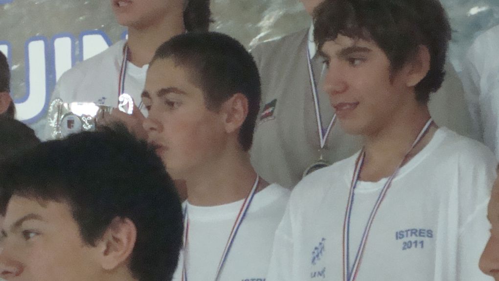 Le collège Notre Dame du château est vice-champion de France de natation grâce à la performance de Marion, Pauline, Joseph, Yann, Pierre, Nicolas et Théo!