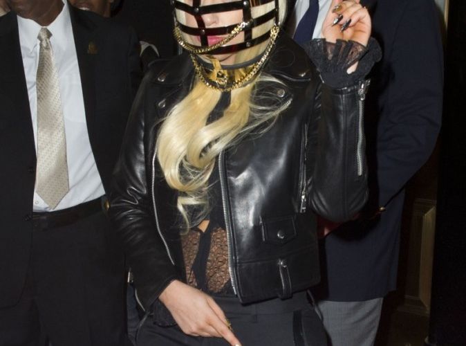 Photos de Lady Gaga en sado-maso!