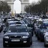 Réforme des taxis:ils bloquent la circulation?Fourrière!Et amende!Les PL détruisent du matériel public?Fourrière!Et amende.Etat fiote,va!