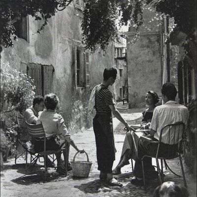 DANS LA VIEILLE RUELLE D'AJACCIO.