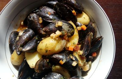 Moules, pommes de terre et épices 