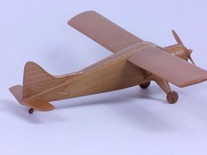 De Havilland Canada DHC2 Beaver (Canada, échelle : 1/45°, bois : hêtre)