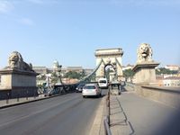 1) le pont des chaînes 2) le funiculaire et le point zéro 3) porte d entrée du chateau de Buda