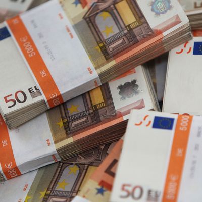 Ils trouvent 180.000 euros dans une commode achetée sur Le Bon Coin